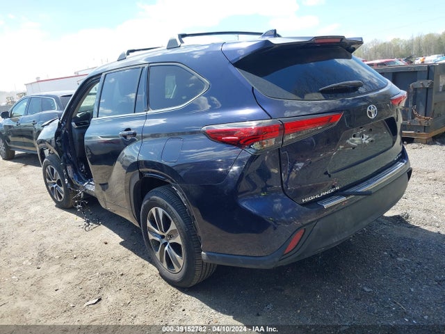 Toyota Highlander Xle 2022 5TDHZRBH3NS163004 Image 3