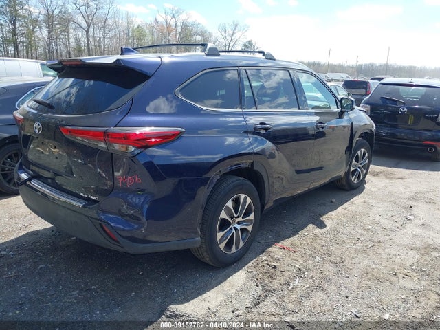 Toyota Highlander Xle 2022 5TDHZRBH3NS163004 Image 4