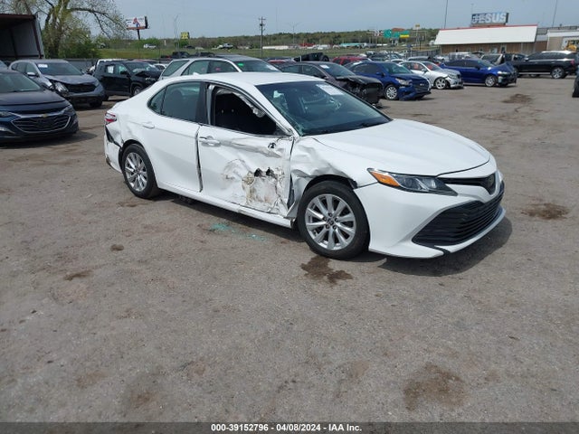Toyota CAMRY LE 2020 4T1C11AK0LU315681 main image