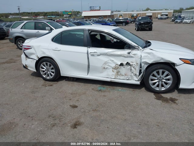 Toyota CAMRY LE 2020 4T1C11AK0LU315681 Image 6