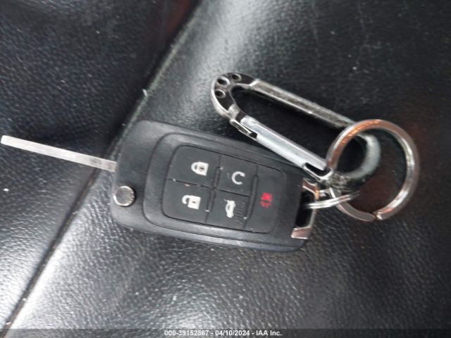 1G11D5SL2FF158075 Chevrolet MALIBU 2LT