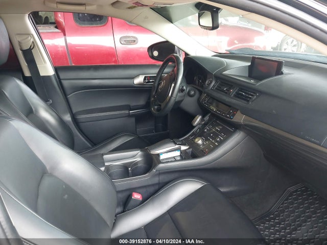 Lexus CT 200H 2014 JTHKD5BH7E2202017 Image 5