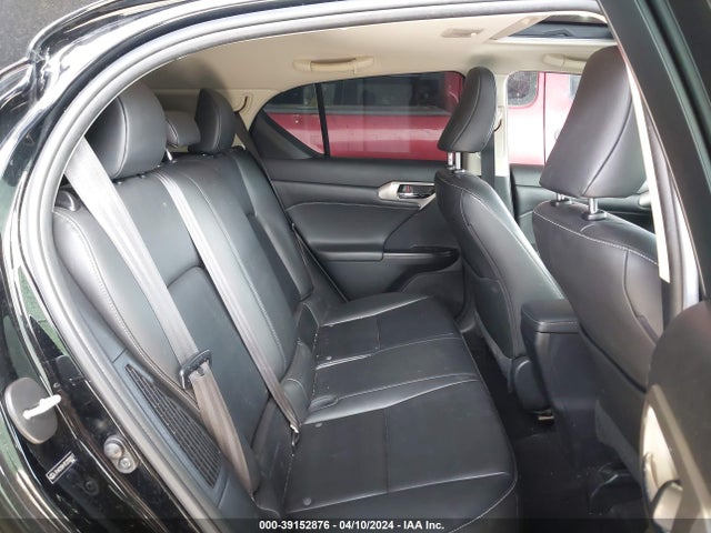 Lexus CT 200H 2014 JTHKD5BH7E2202017 Image 8