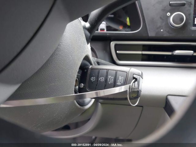 5NPLL4AG2PH091843 Hyundai ELANTRA SE