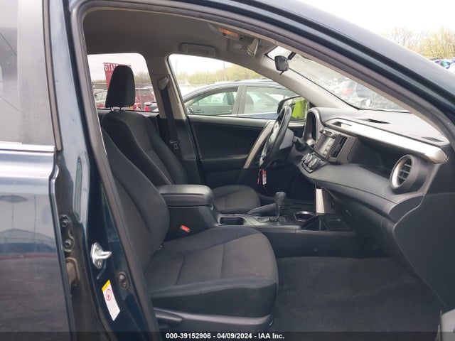 Toyota RAV4 LE 2017 JTMZFREV9HJ125230 Image 5