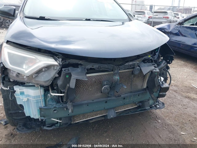 Toyota RAV4 LE 2017 JTMZFREV9HJ125230 Image 6