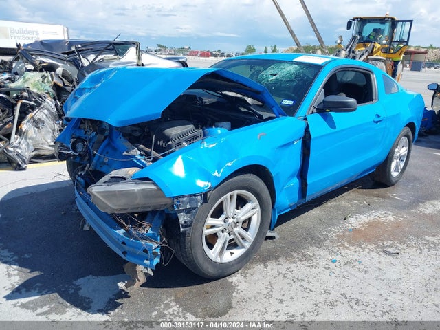 Ford Mustang V6 2014 1ZVBP8AM1E5221568 Image 2