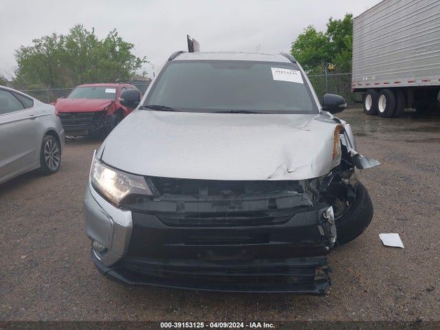 Mitsubishi Outlander Le 2018 JA4AD3A32JZ030191 Image 12