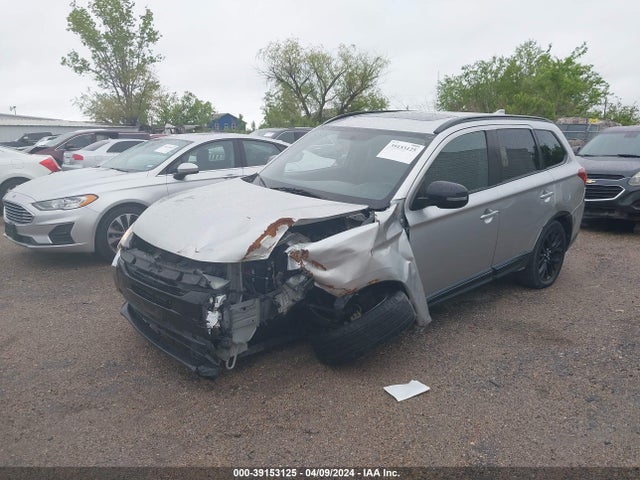 Mitsubishi Outlander Le 2018 JA4AD3A32JZ030191 Image 2