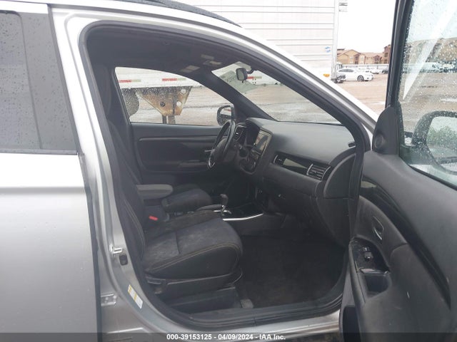 Mitsubishi Outlander Le 2018 JA4AD3A32JZ030191 Image 5