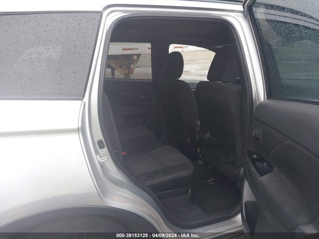 Mitsubishi Outlander Le 2018 JA4AD3A32JZ030191 Image 8