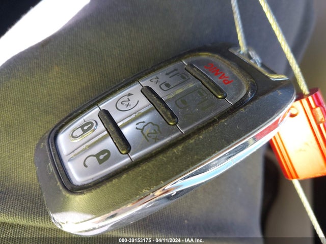 2C4RC1DG8MR543684 Chrysler Voyager Lxi