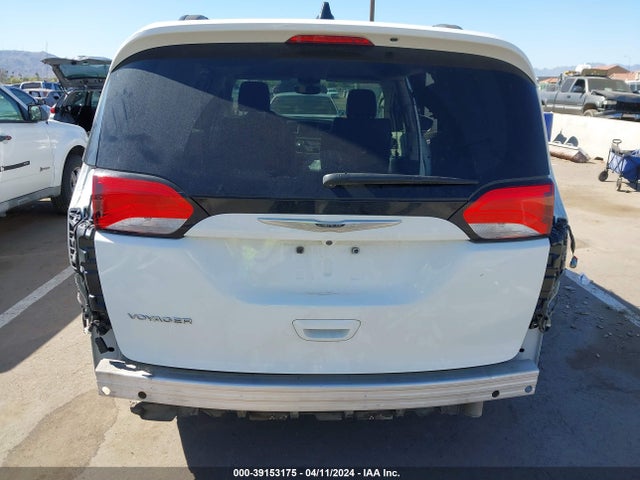 2C4RC1DG8MR543684 Chrysler Voyager Lxi