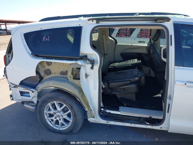 2C4RC1DG8MR543684 Chrysler Voyager Lxi