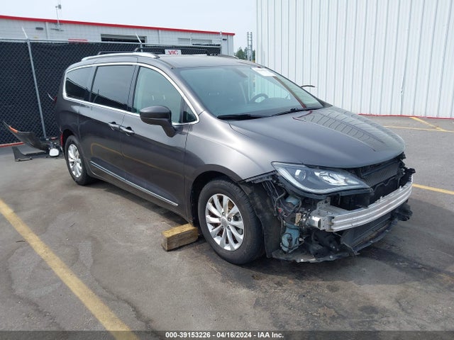 Chrysler Pacifica Touring L 2018 2C4RC1BG6JR246105 Image 1