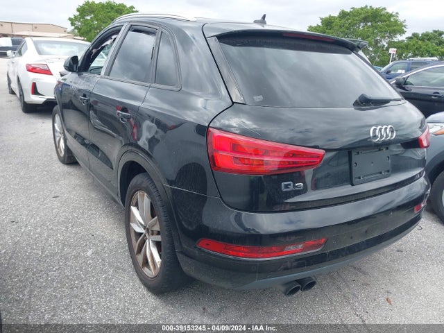 WA1BCCFS1JR005855 Audi Q3 2.0t Premium/2.0t Sport Premium
