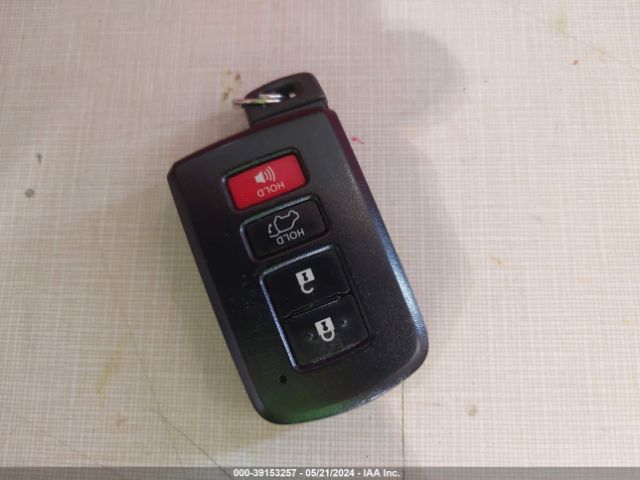 2T3RFREV9JW794783 Toyota Rav4 Xle