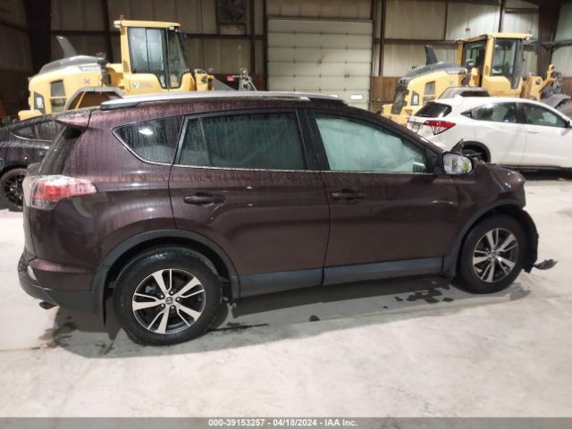 2T3RFREV9JW794783 Toyota Rav4 Xle
