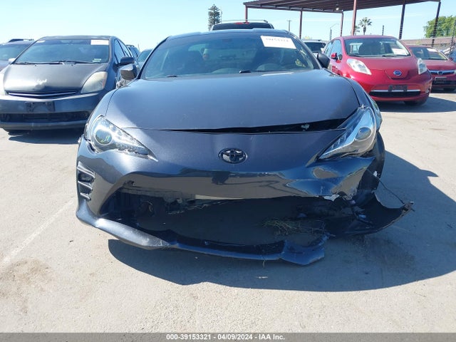 Toyota 86 2018 JF1ZNAA14J9700239 Image 13