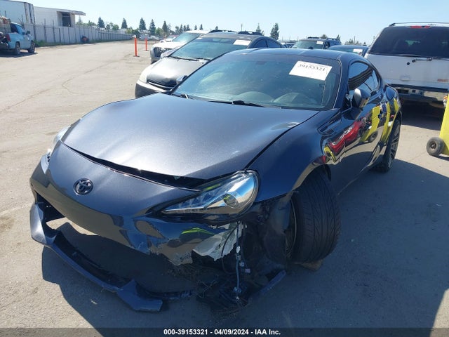 Toyota 86 2018 JF1ZNAA14J9700239 Image 2