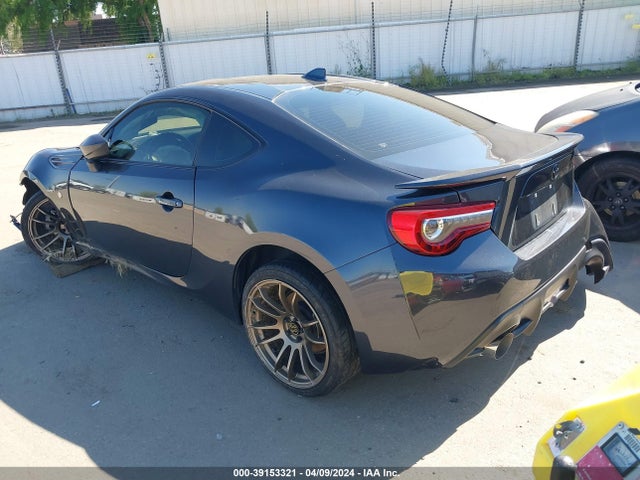 Toyota 86 2018 JF1ZNAA14J9700239 Image 3