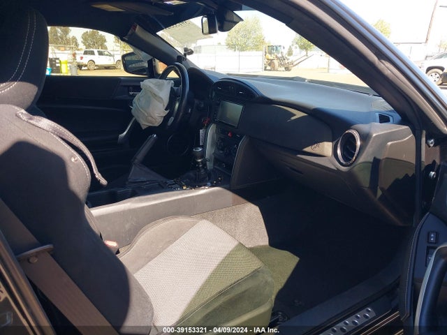 Toyota 86 2018 JF1ZNAA14J9700239 Image 5