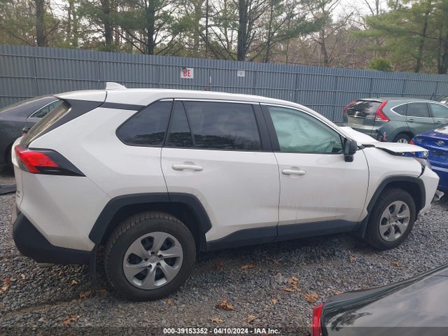 2T3F1RFV2NC318298 Toyota RAV4 LE