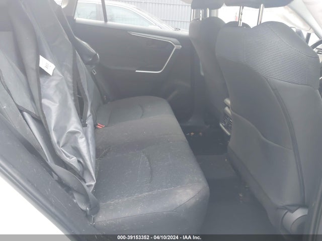 2T3F1RFV2NC318298 Toyota RAV4 LE