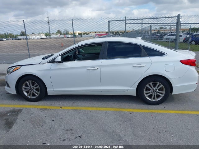 Hyundai SONATA SE 2016 5NPE24AF6GH332354 Image 14