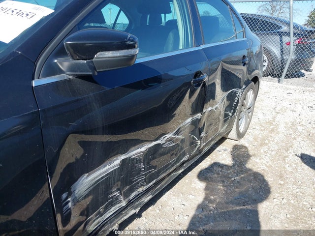 3VWL07AJ5EM211922 Volkswagen Jetta 1.8t Sel