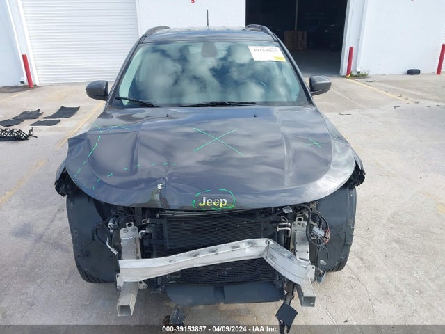 3C4NJDBB0KT654303 Jeep Compass Latitude 4x4