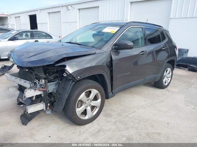 3C4NJDBB0KT654303 Jeep Compass Latitude 4x4