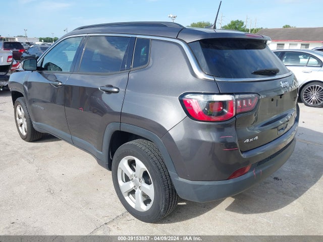 3C4NJDBB0KT654303 Jeep Compass Latitude 4x4