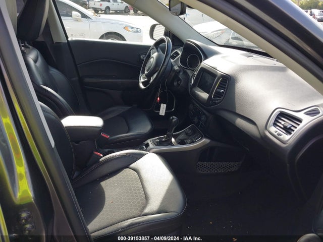 3C4NJDBB0KT654303 Jeep Compass Latitude 4x4