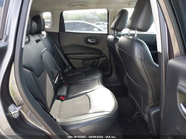 3C4NJDBB0KT654303 Jeep Compass Latitude 4x4