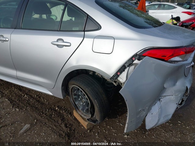 Toyota COROLLA LE 2022 JTDEPMAE9NJ220824 Image 6