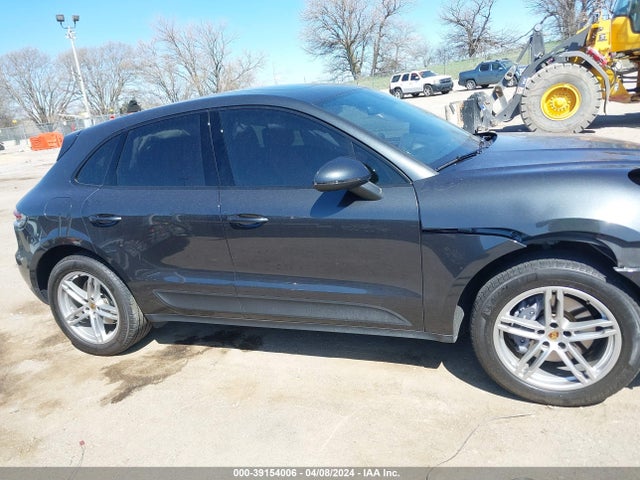 Porsche Macan 2021 WP1AA2A51MLB14485 Image 13