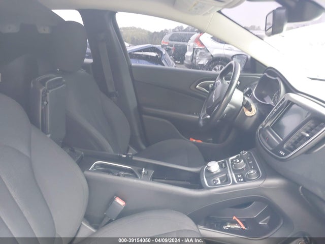 39154050 :رقم المزاد ، 1C3CCCAB8GN136996 vin ، 2016 Chrysler 200 Limited مزاد بيع