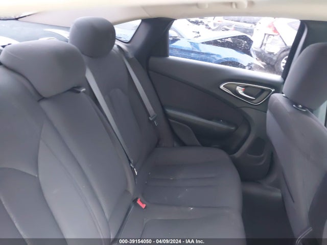 39154050 :رقم المزاد ، 1C3CCCAB8GN136996 vin ، 2016 Chrysler 200 Limited مزاد بيع