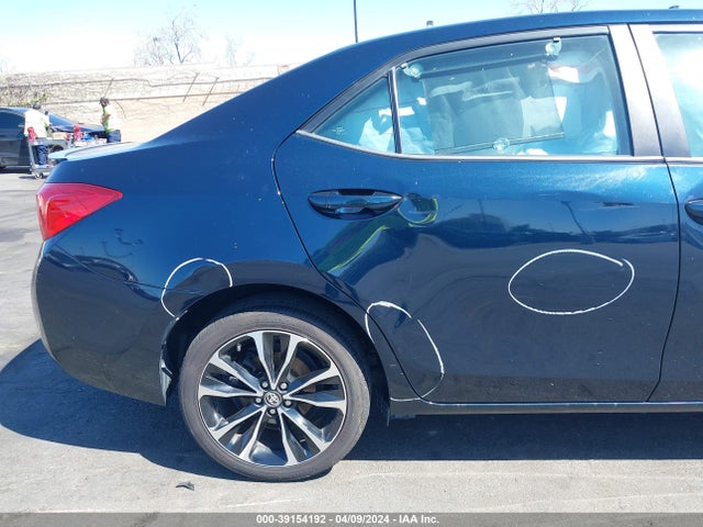 Toyota COROLLA SE 2018 5YFBURHE6JP788520 Image 18