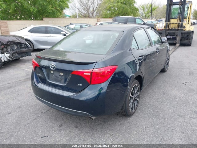 Toyota COROLLA SE 2018 5YFBURHE6JP788520 Image 4
