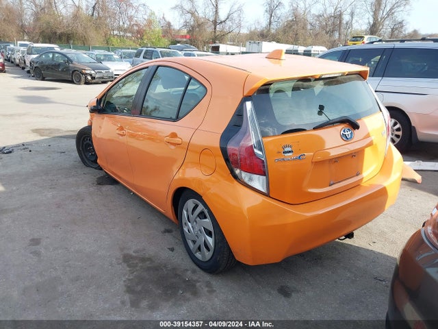 Toyota Prius C Two 2015 JTDKDTB30F1104674 Image 3