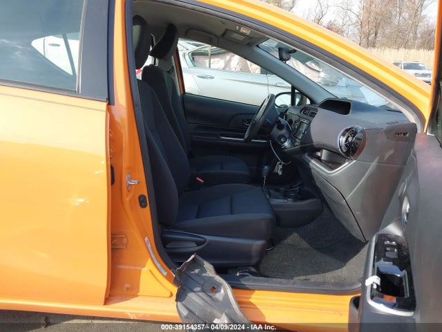 Toyota Prius C Two 2015 JTDKDTB30F1104674 Image 5