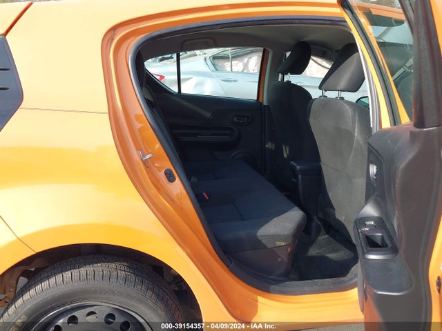 Toyota Prius C Two 2015 JTDKDTB30F1104674 Image 8