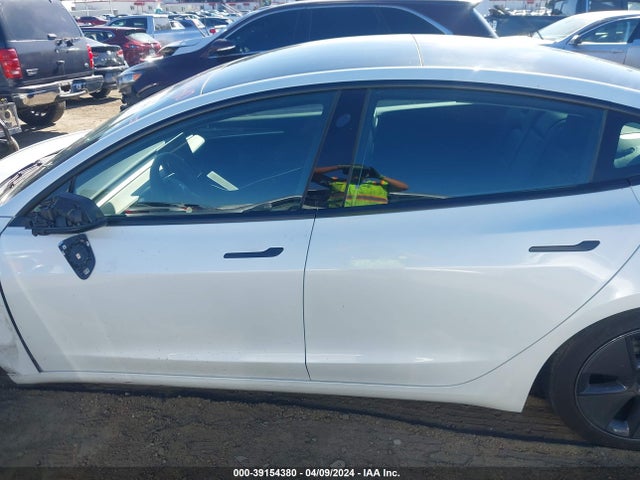 Tesla Model 3 Long Range Dual Motor All-wheel Drive 2022 5YJ3E1EB5NF341093 Image 14