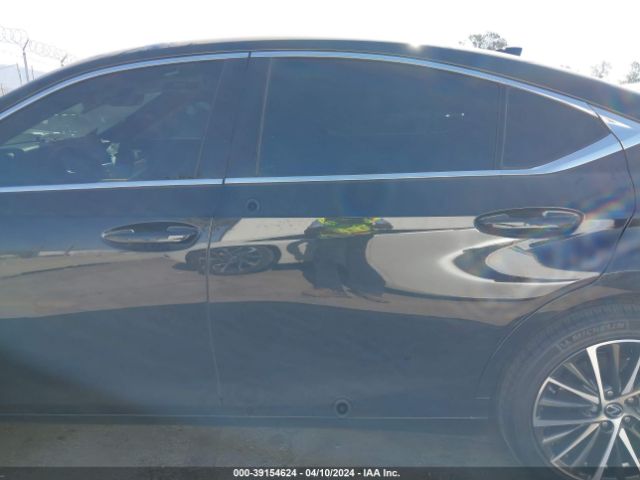 58ADA1C11RU044978 Lexus ES 300H