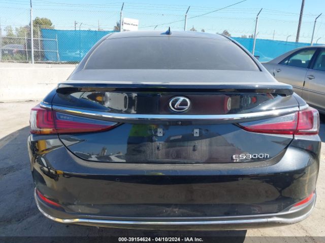 58ADA1C11RU044978 Lexus ES 300H