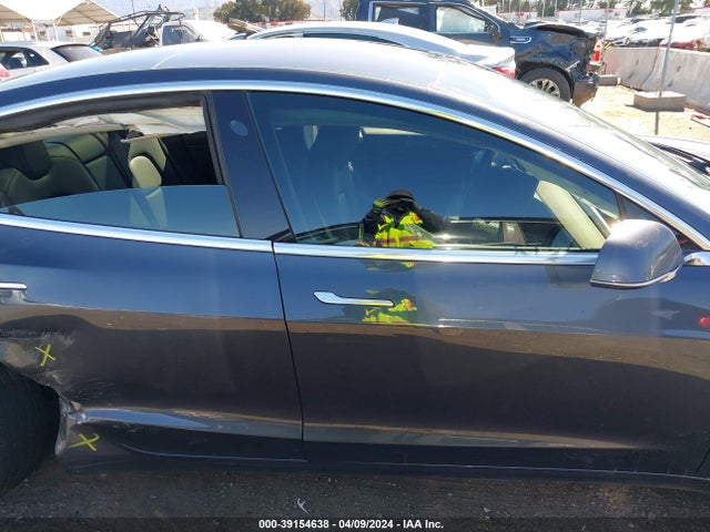 Tesla Model 3 Long Range/mid Range/standard Range/standard Range Plus 2019 5YJ3E1EA3KF325509 Image 13