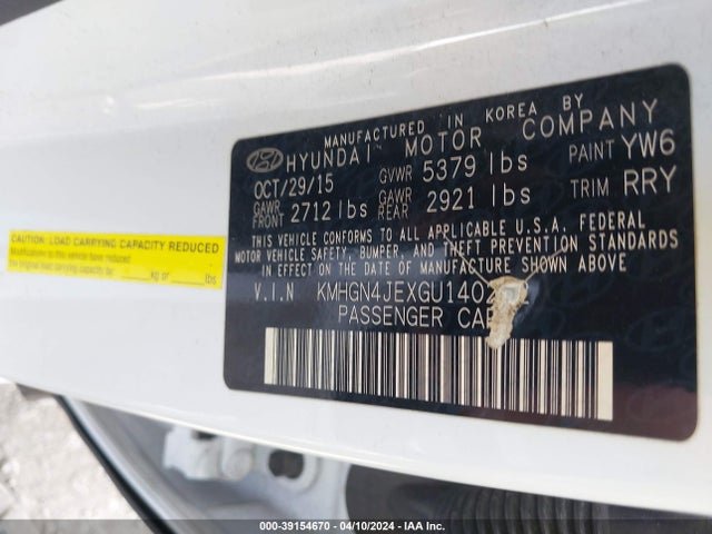 Hyundai Genesis 3.8 2016 KMHGN4JEXGU140282 Image 9