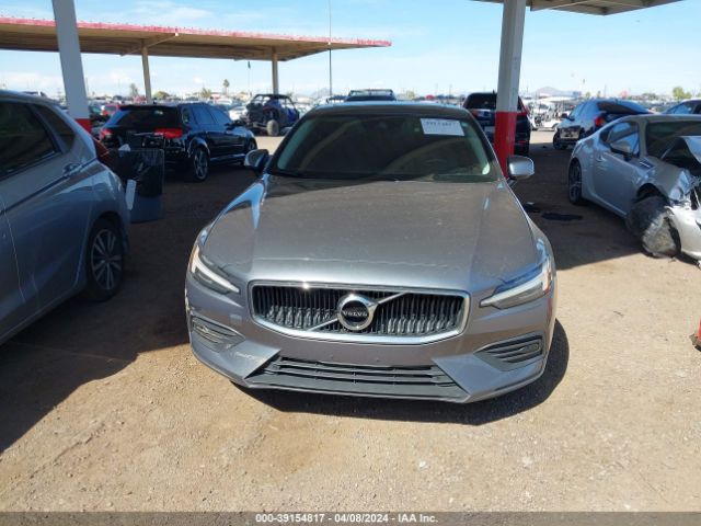 7JR102FK7KG018127 Volvo S60 T5 Momentum